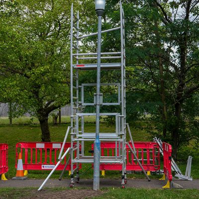 installing street light