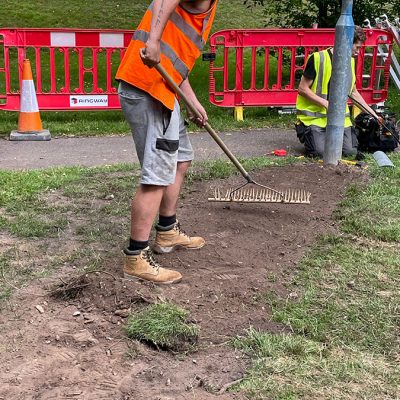 installing street light